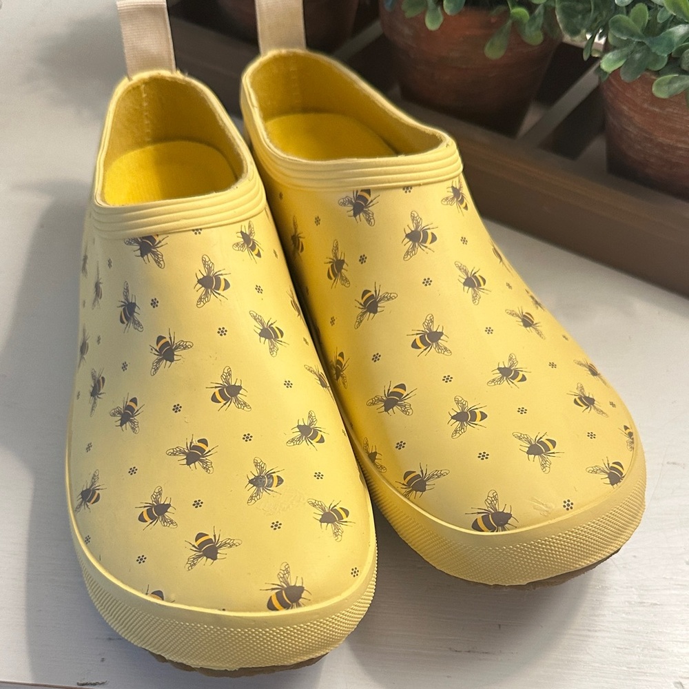 Nwob Chooka Honey Bee Garden Shoes sz 9